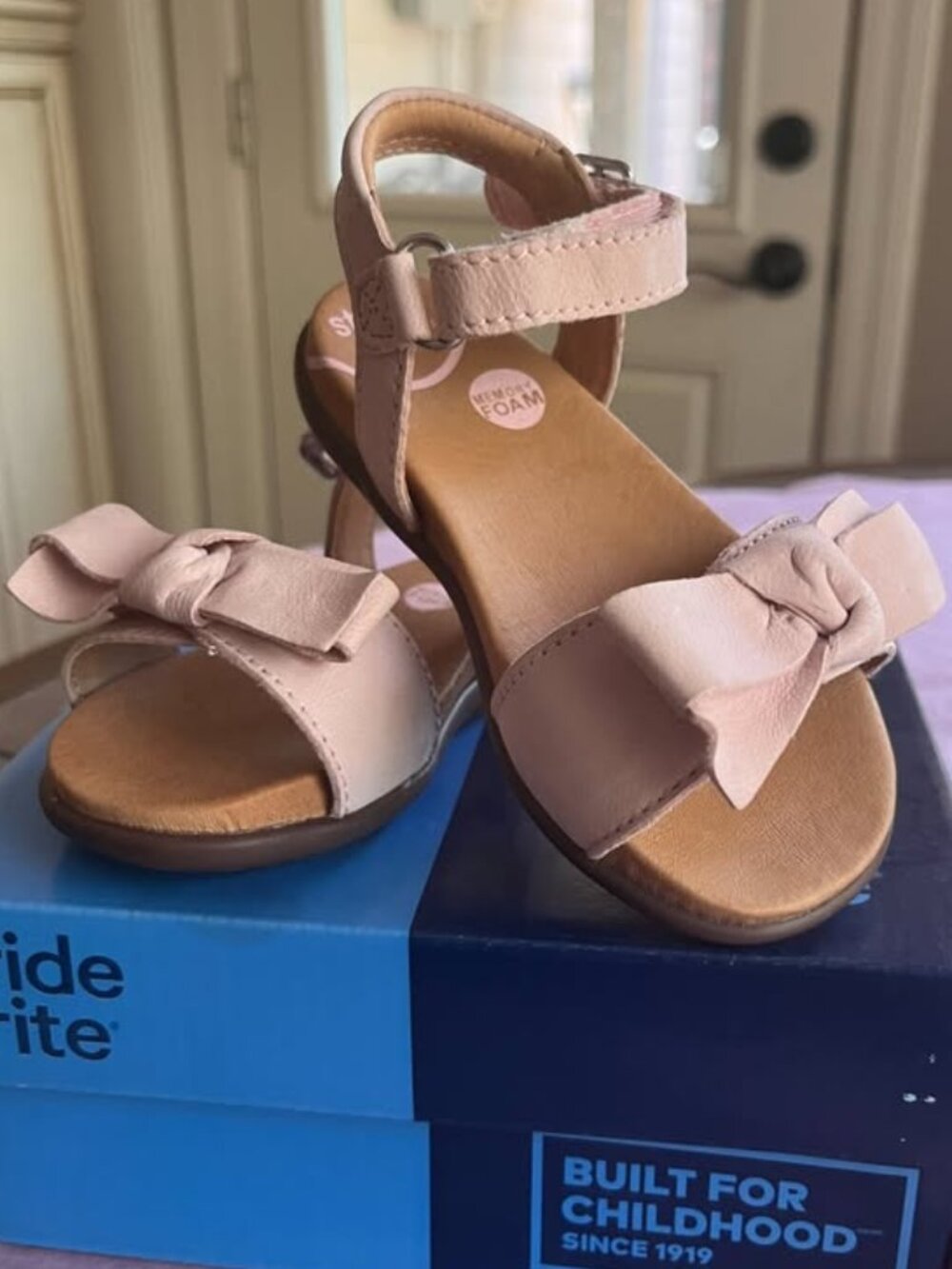 Stride Rite Toddler Bow Sandals | Size: 6.5w
